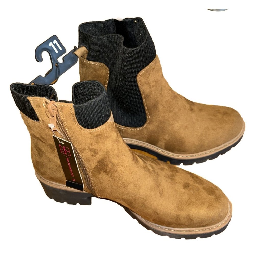 No Boundaries Women’s Chelsea Boots With Knit Panel Size 11 Brown